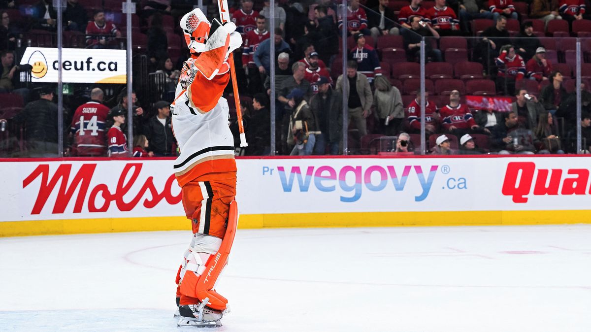 Čísla haprují, ale výhry přibývají. Dostál táhne Anaheim k branám play off